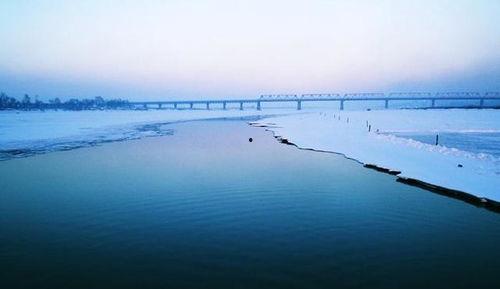 冰天雪地吃瓜好吗,吃瓜也能暖意融融