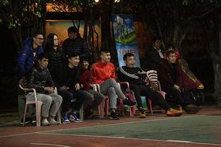 富宁篮球赛吃瓜,激情四溢，吃瓜群众围观精彩瞬间